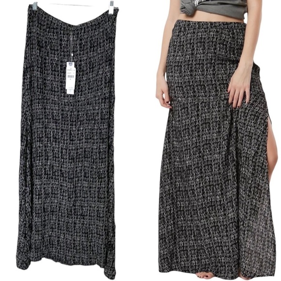NEW O’Neill Ashton Printed Maxi Skirt Size M - Picture 1 of 9
